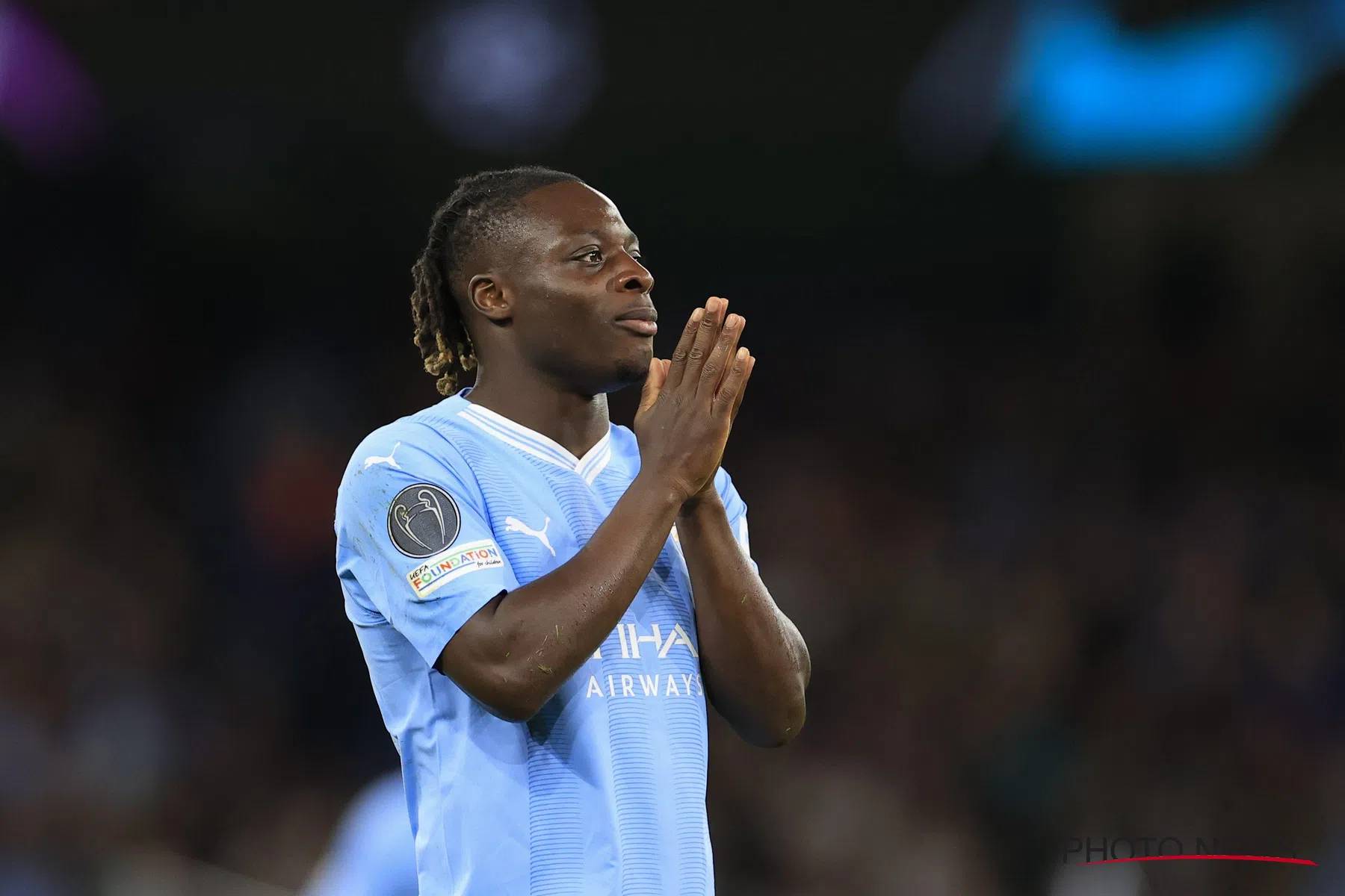 LIVE-discussie: Man City met Doku bekampt Mitoma en Adingra