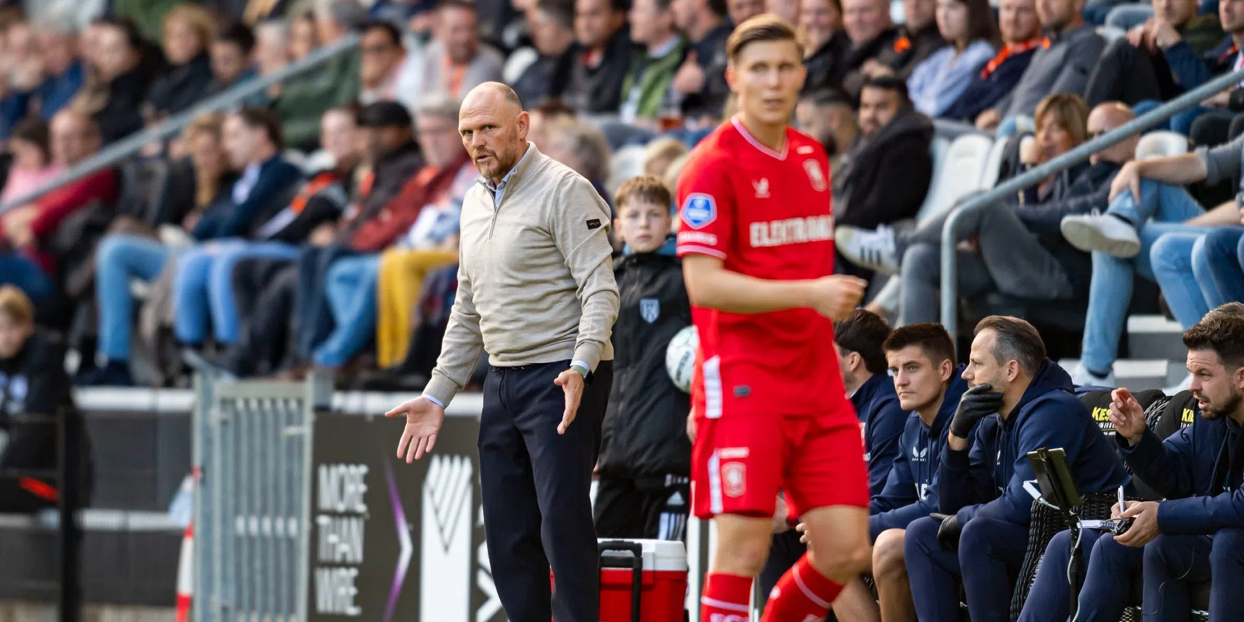 Oosting zucht na verspelen Twentsche Derby: 'Moet je kijken hoe vrij hij staat'