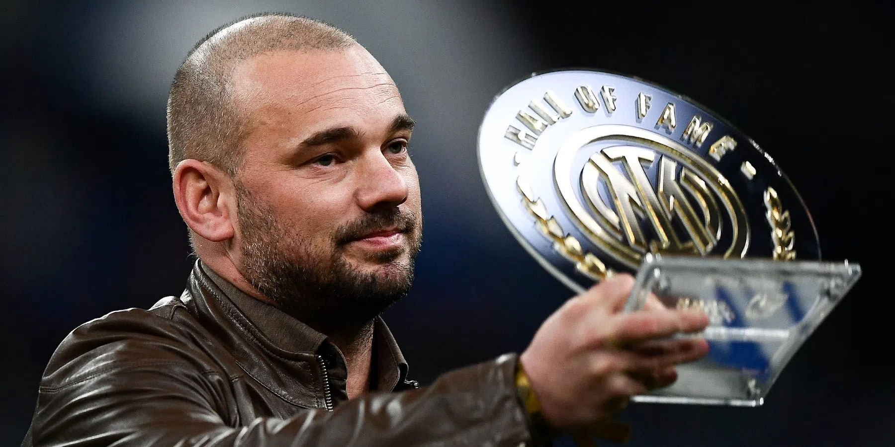 Sneijder wijst Ajax de deur: 'Zit niet op een belletje van Louis te wachten'