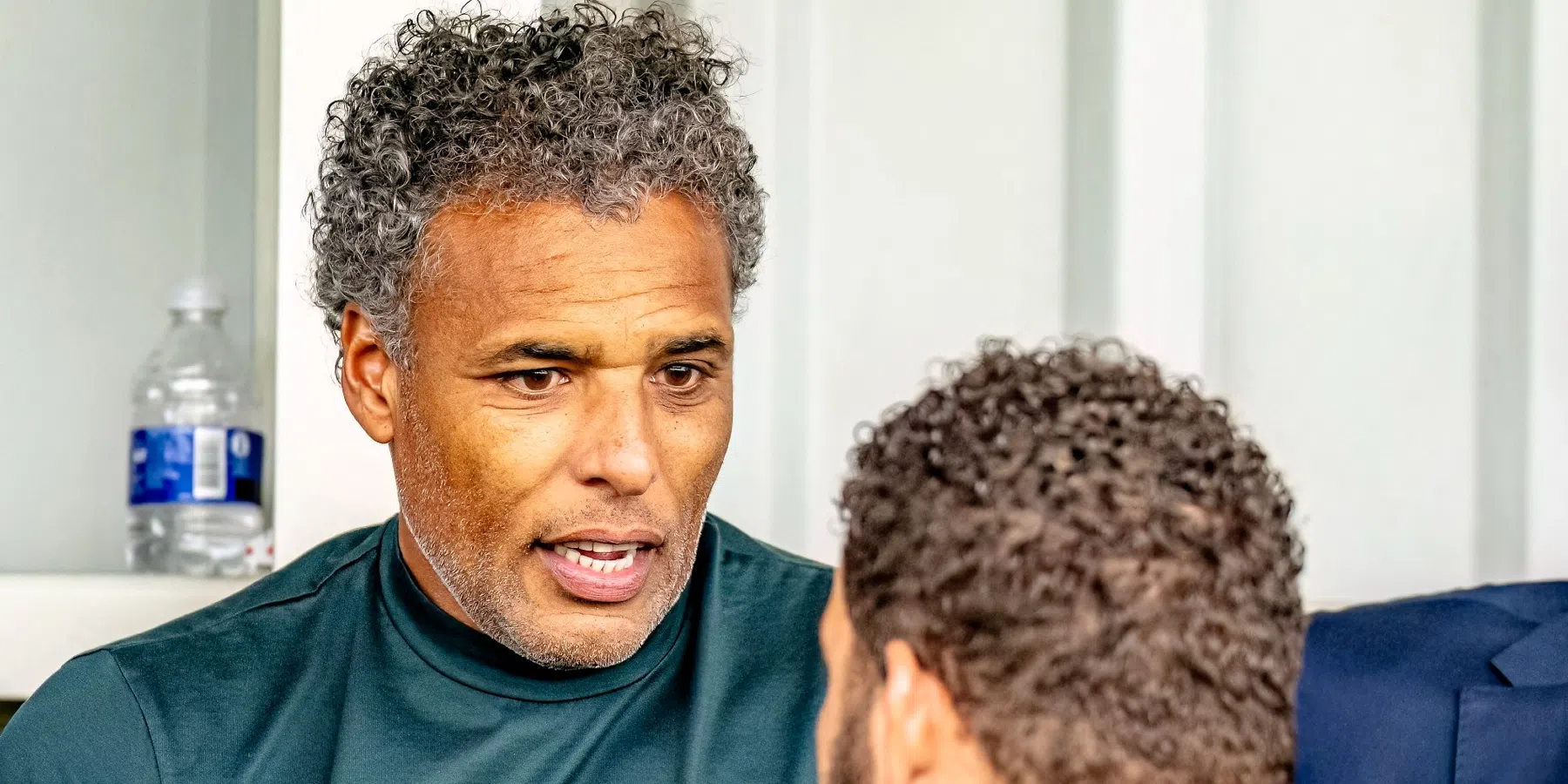 Van Hooijdonk opent weer aanval op Steijn: 'Z'n netwerk in de media is heel sterk'