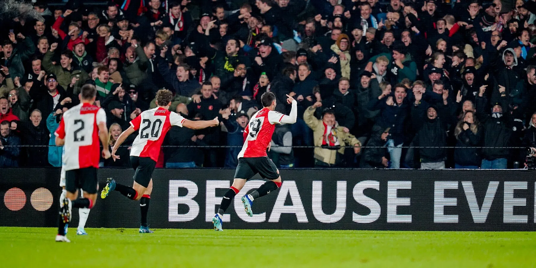 'Fantastisch' Feyenoord maakt enorm veel indruk: 'Die man is bizar goed'