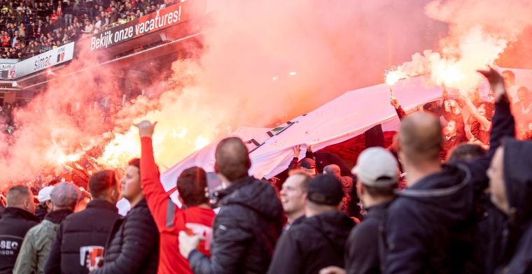 Groot leedvermaak: PSV-fans vieren laatste plek Ajax