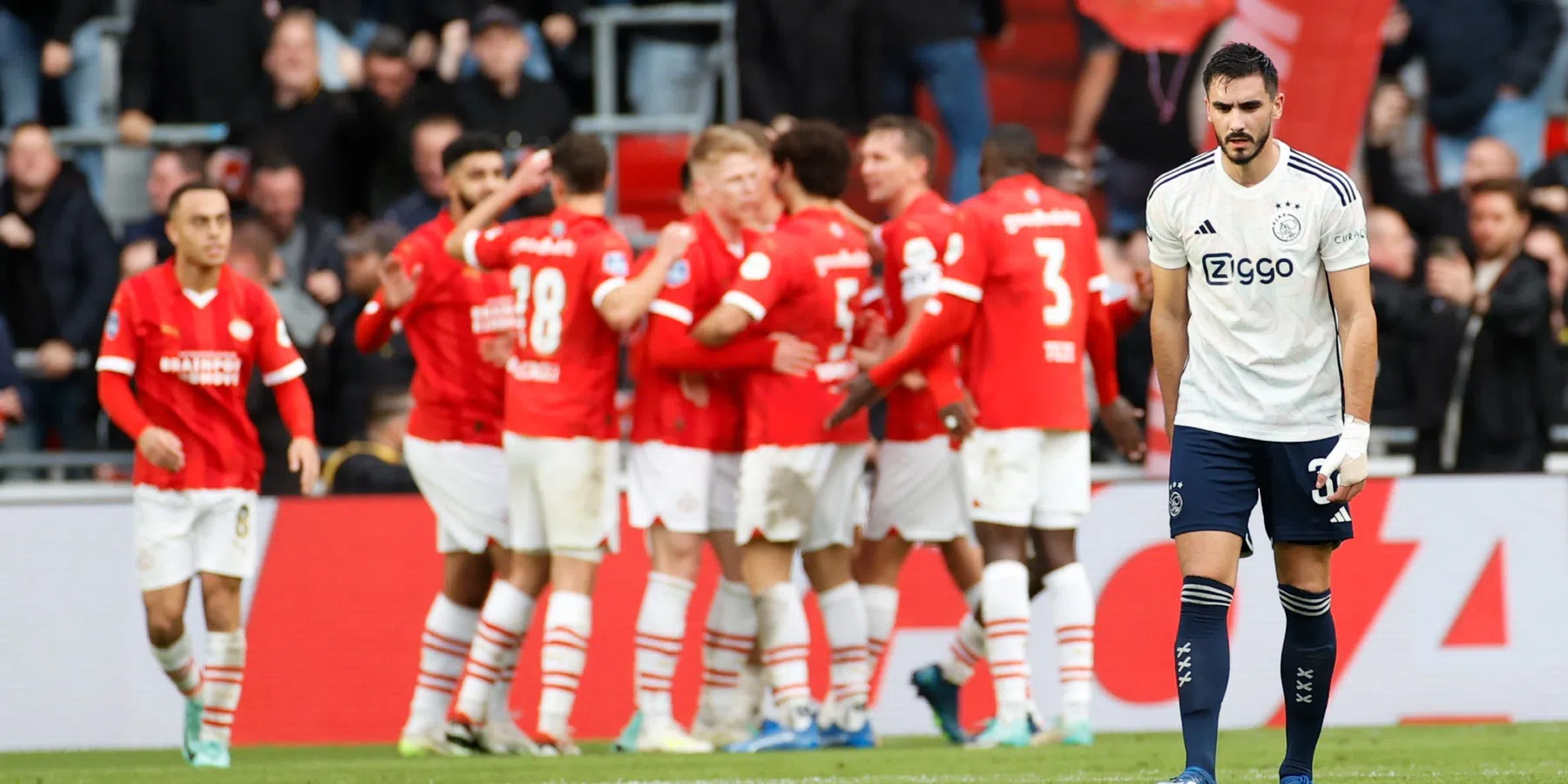 Greep uit reacties op X na historische nederlaag Ajax bij PSV