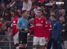 Thumbnail for article: Unieke beelden na reanimatie tijdens PSV-Ajax: 'Stop het spel, stop het spel!'