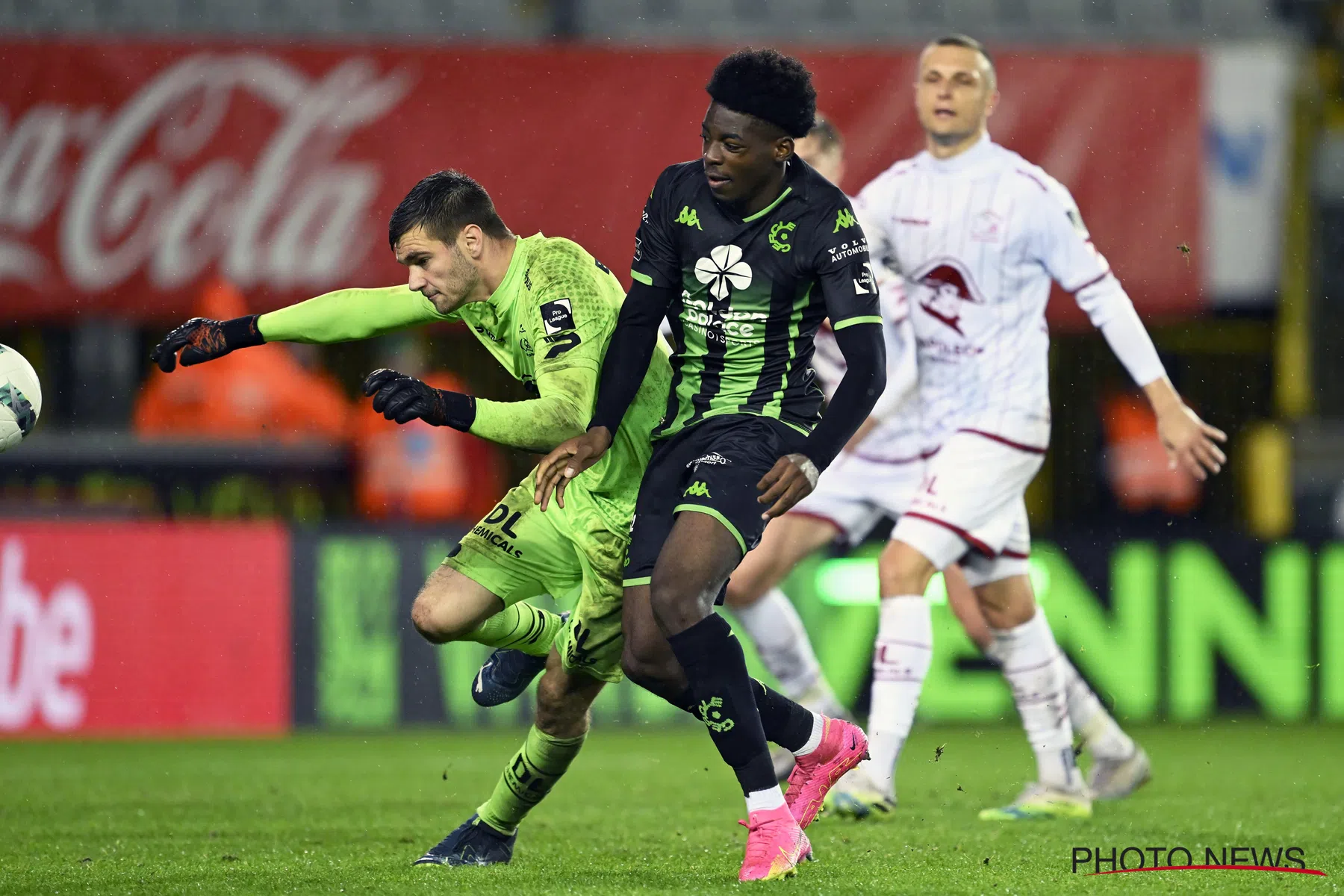 Zulte Waregem-keeper Van der Gouw euforisch: ''Dit voelt als een enorme beloning''