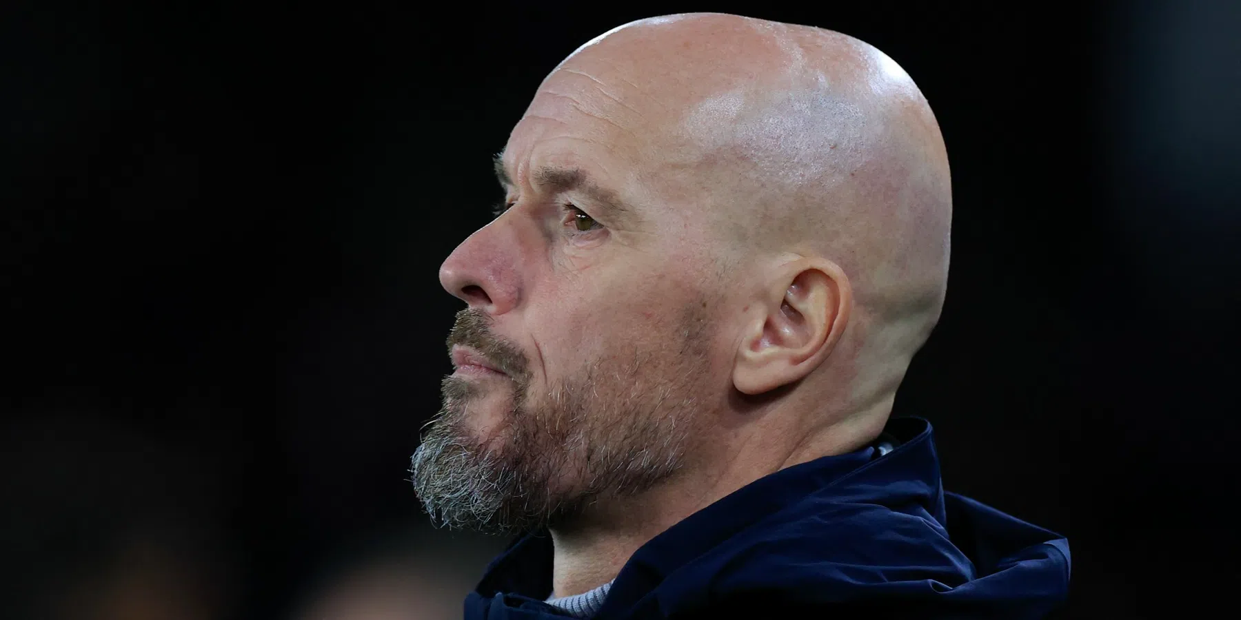 Engelse pers twijfelt aan Ten Hag-positie, manager zelf blijft vertrouwen houden