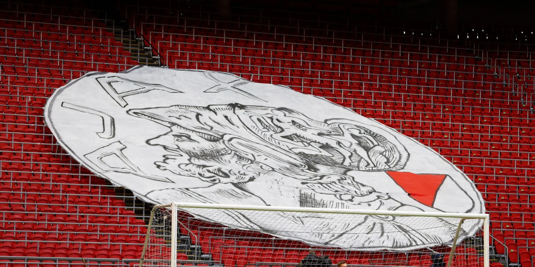 'Ajax kijkt samen met Europese grootmachten naar talent uit Servië'