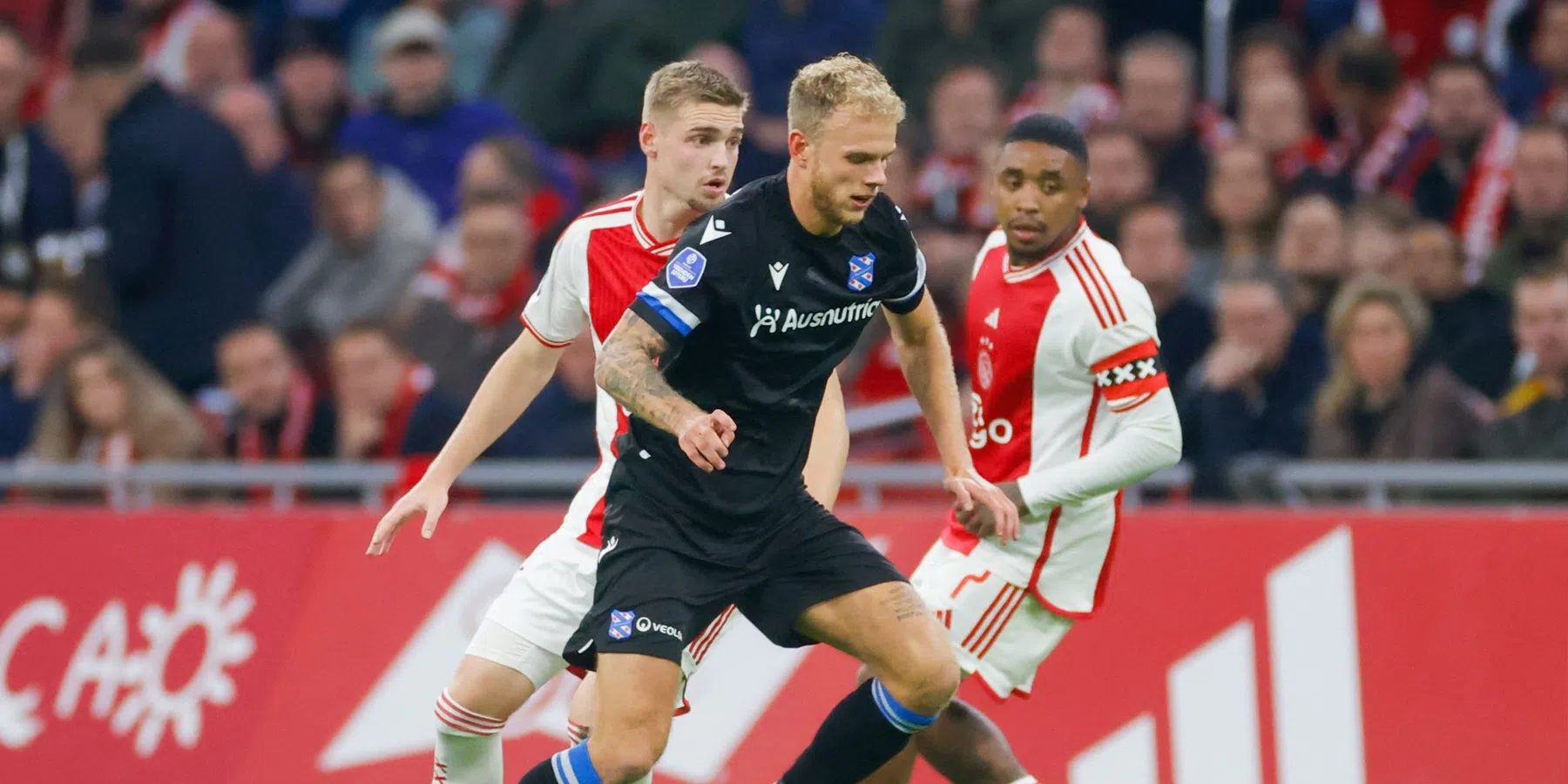 Ajax irriteert Heerenveen: 'Alsof ze de Champions League winnen'