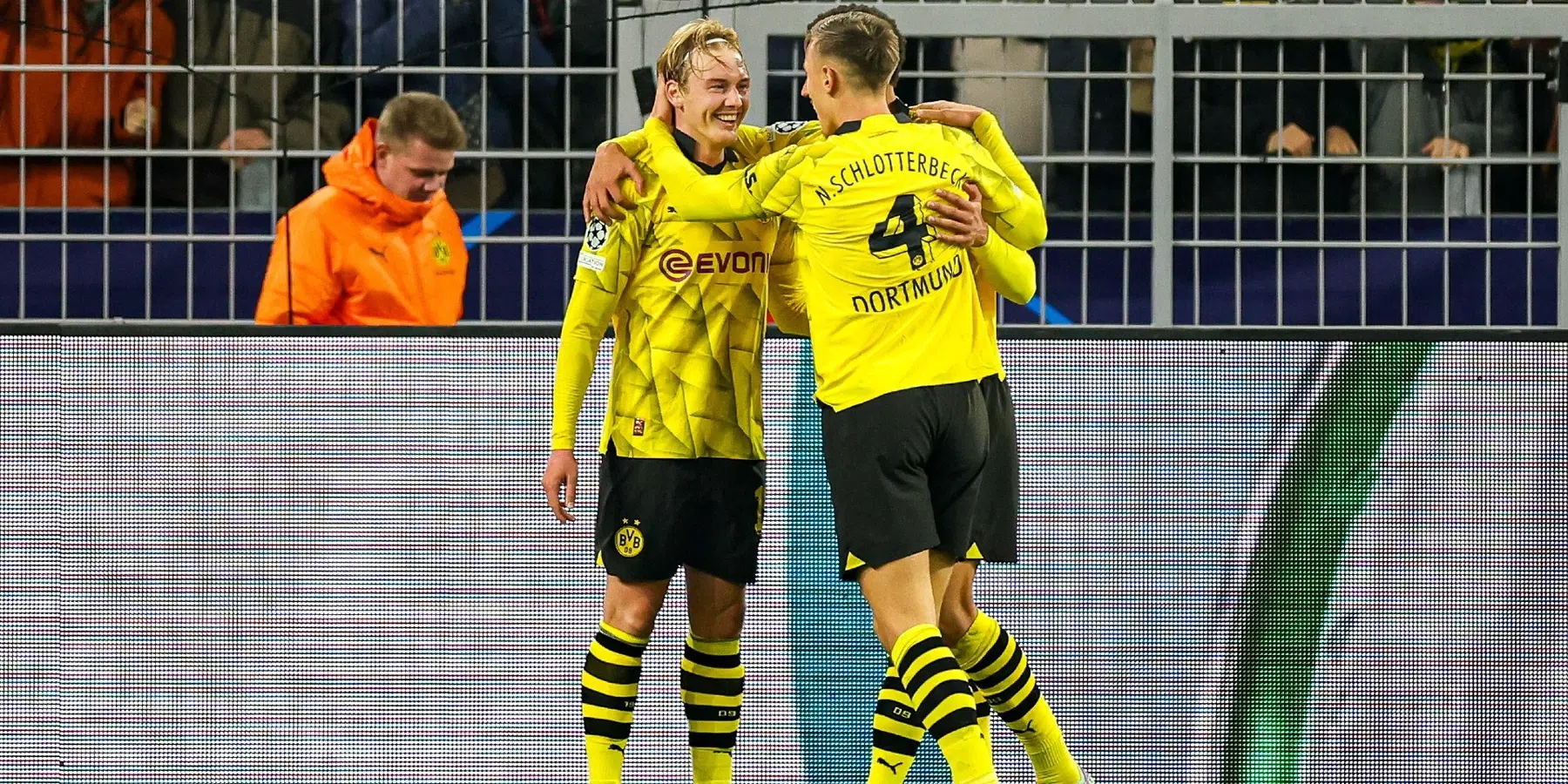 'Newcastle en Arsenal tonen interesse in Dortmund-uitblinker Brandt'
