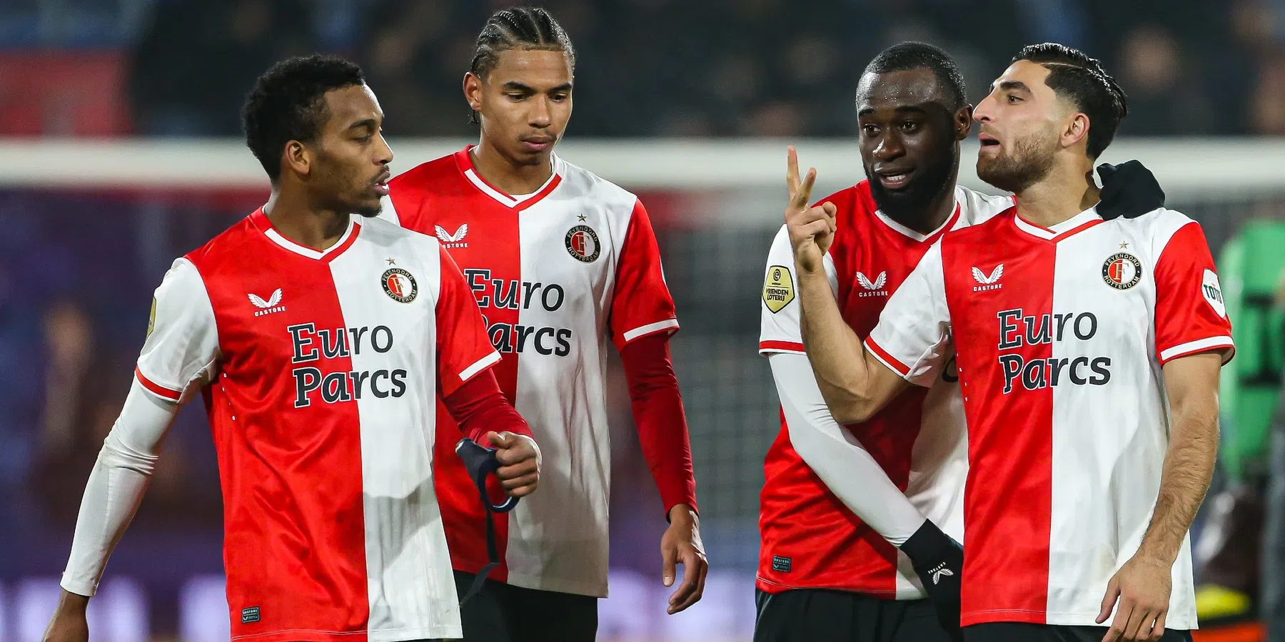 Feyenoord ziet Jahanbakhsh geblesseerd afhaken