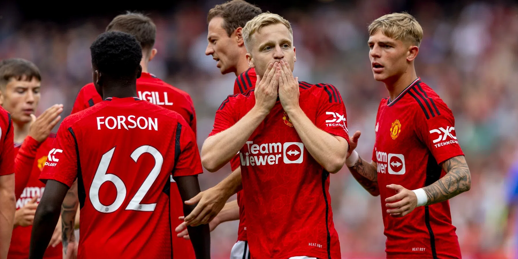 Van de Beek over de fans van Manchester United