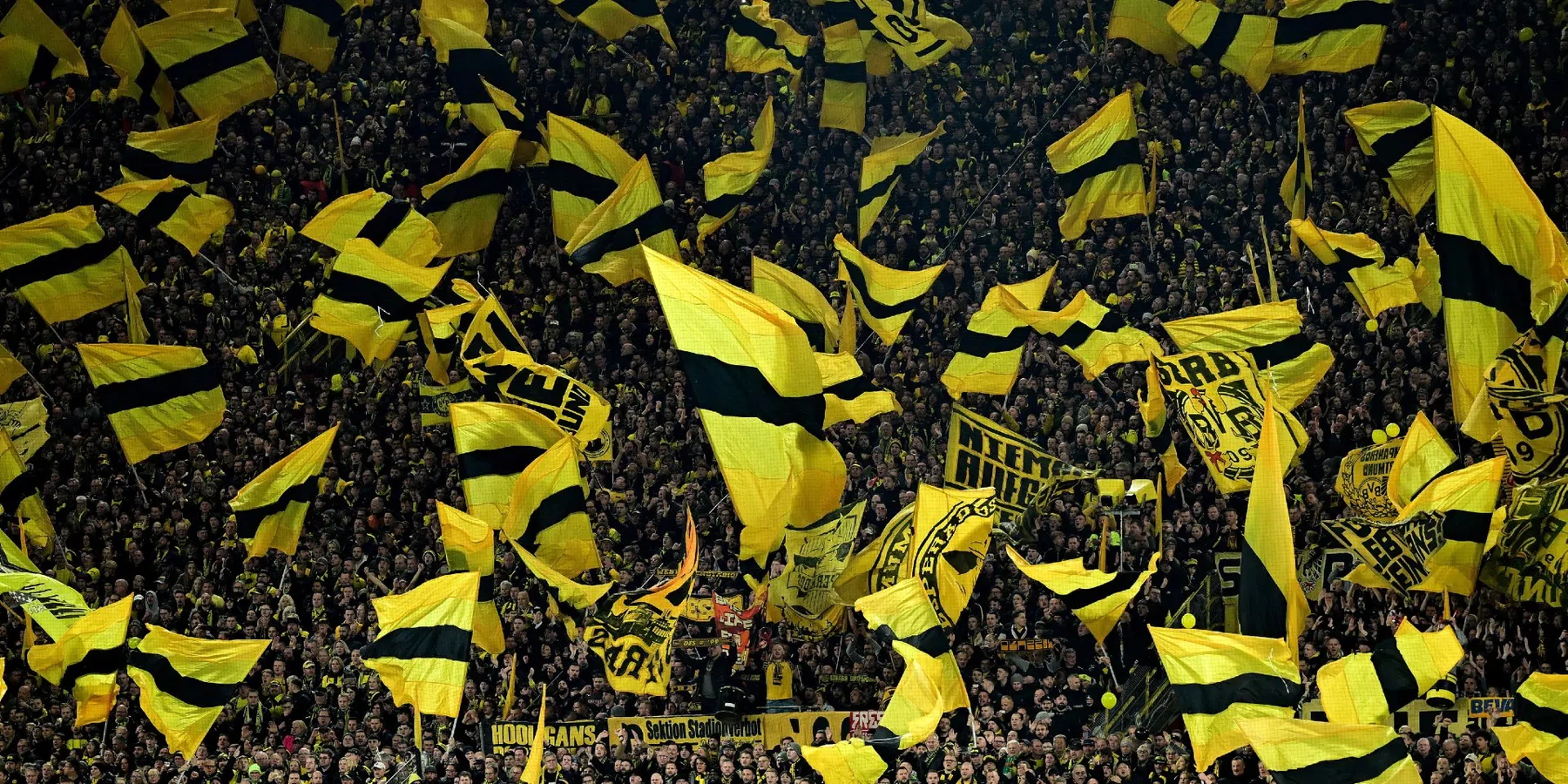Malen scoort voor Dortmund in zesklapper