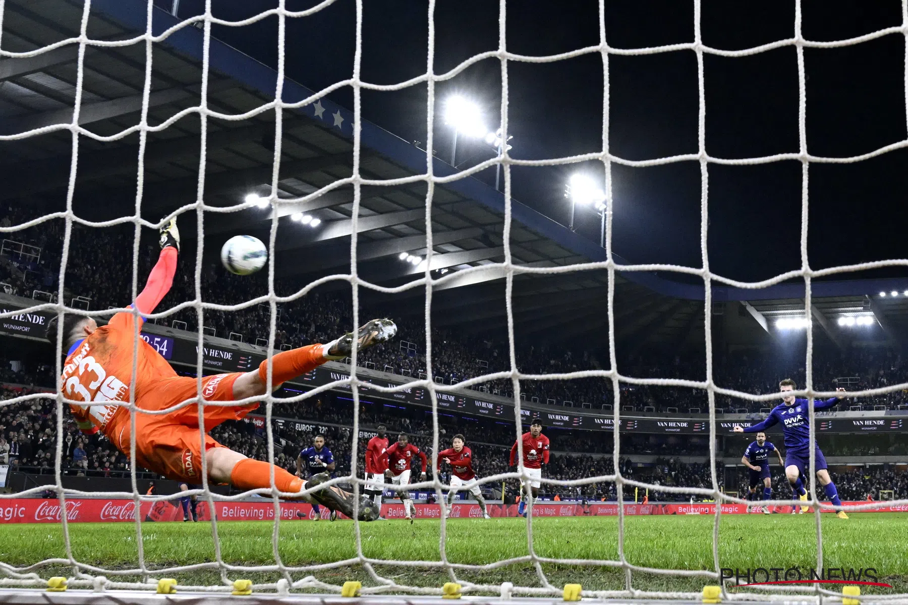 “VAR-interventie niet op zijn plaats bij penalty Anderlecht-RWDM"