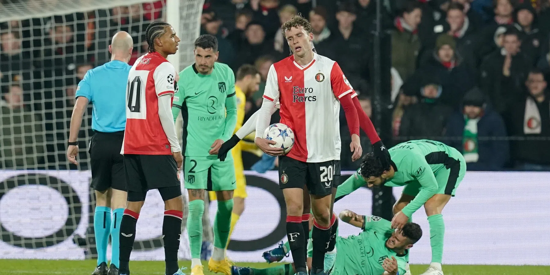 Twee eigen goals doen Feyenoord de das om: Champions League-uitschakeling een feit