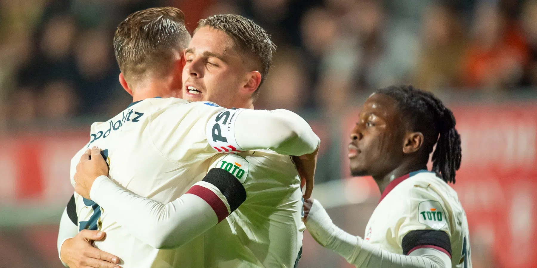 Dubbelslag PSV: Veerman Speler, Bakayoko Talent van de Maand in Eredivisie