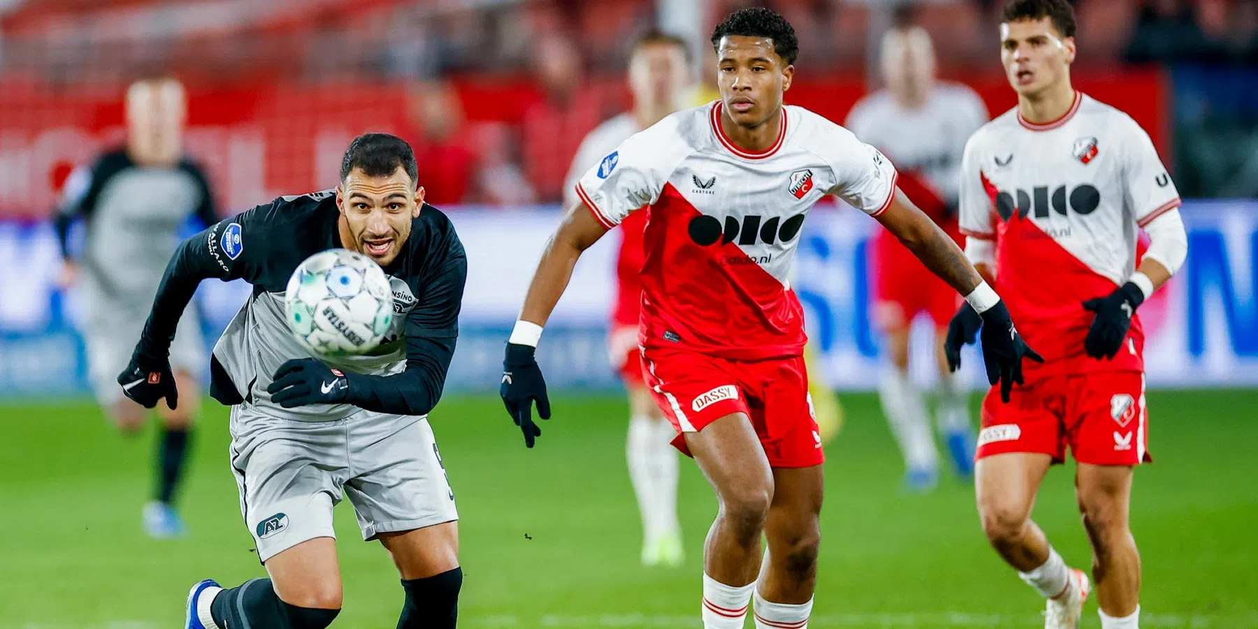 AZ wint niet in Utrecht en kan Feyenoord niet evenaren