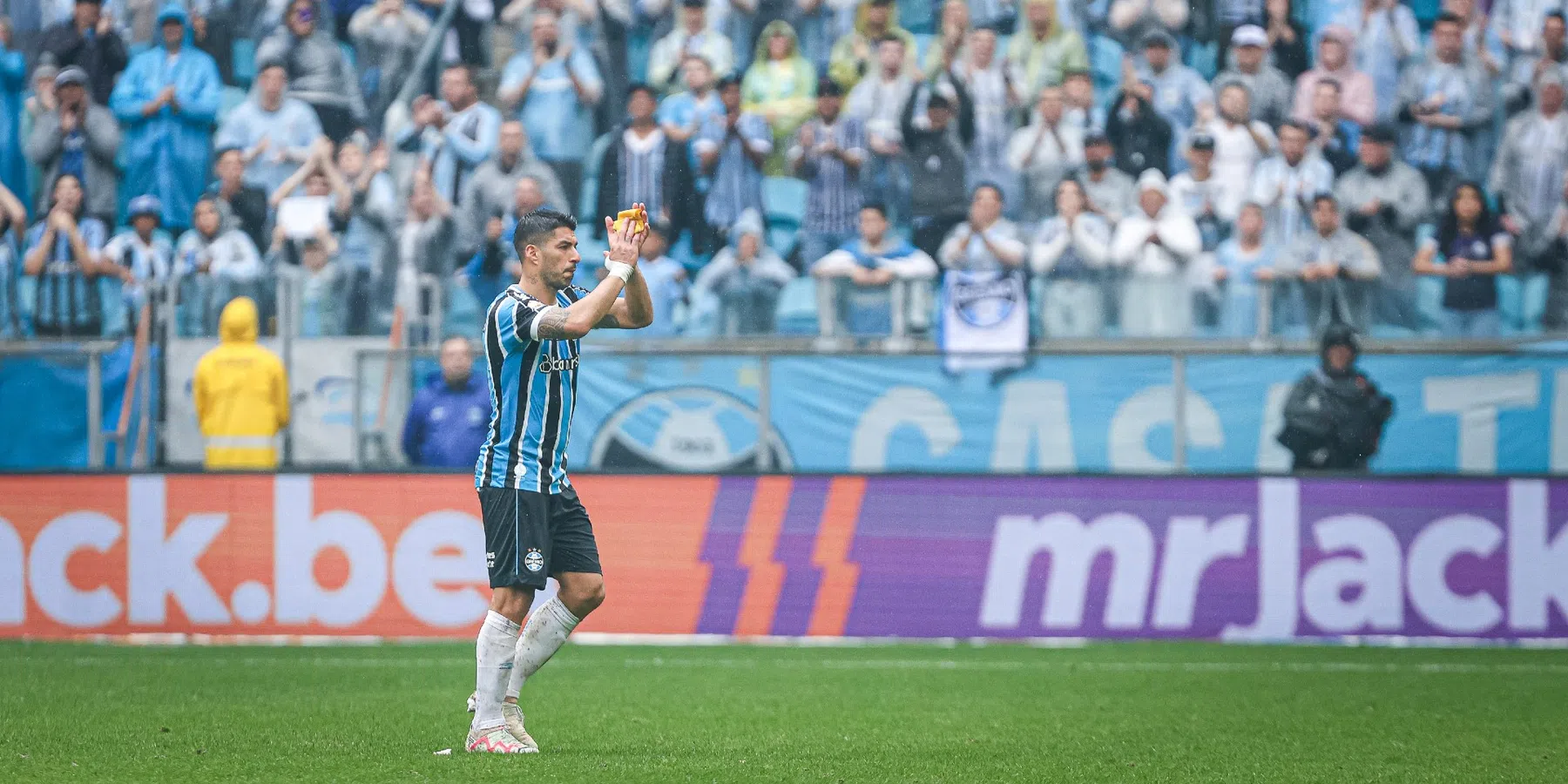 Luis Suárez neemt afscheid bij Grêmio