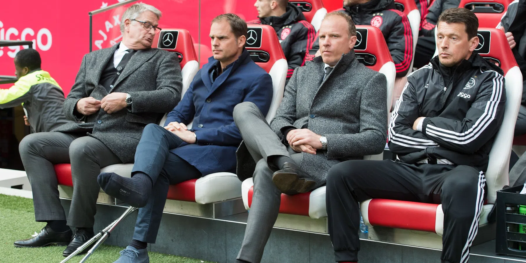 Bergkamp zou graag weer als trainer aan de slag gaan