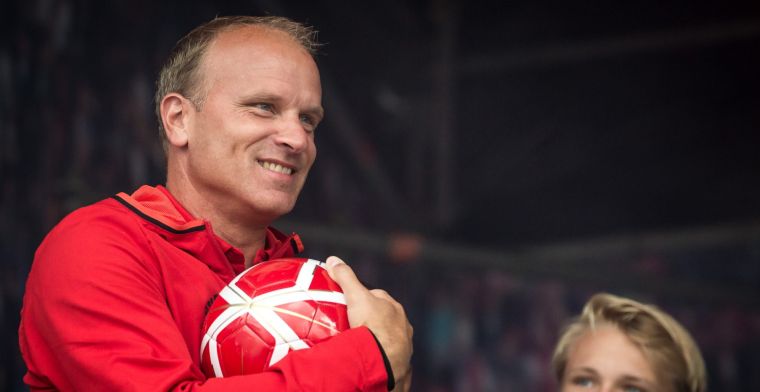 Verbijstering Bergkamp om Ajax: 'Moet veel mis zijn'