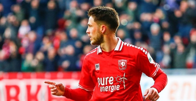 Van Wolfswinkel viert jubileumwedstrijd met twee goals: 'Deze was van mij'