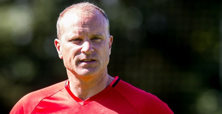 Driessen hekelt Eringa en tipt Bergkamp bij Ajax