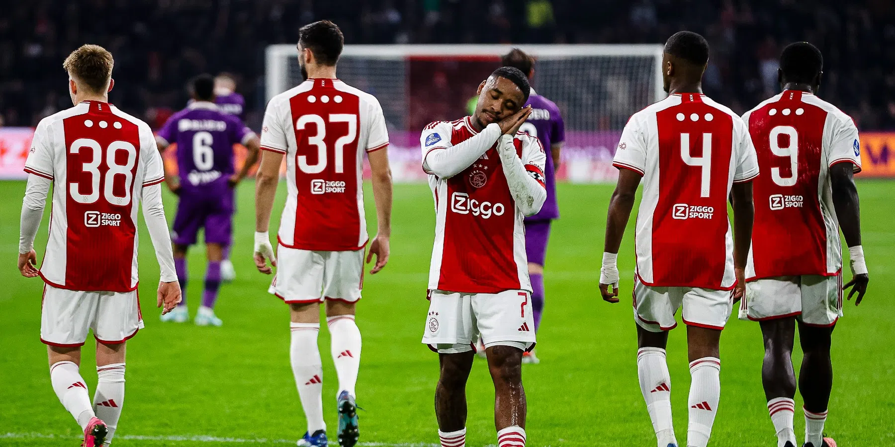 Ajax volbrengt eerste missie onder Van 't Schip met moeizame zege op Sparta