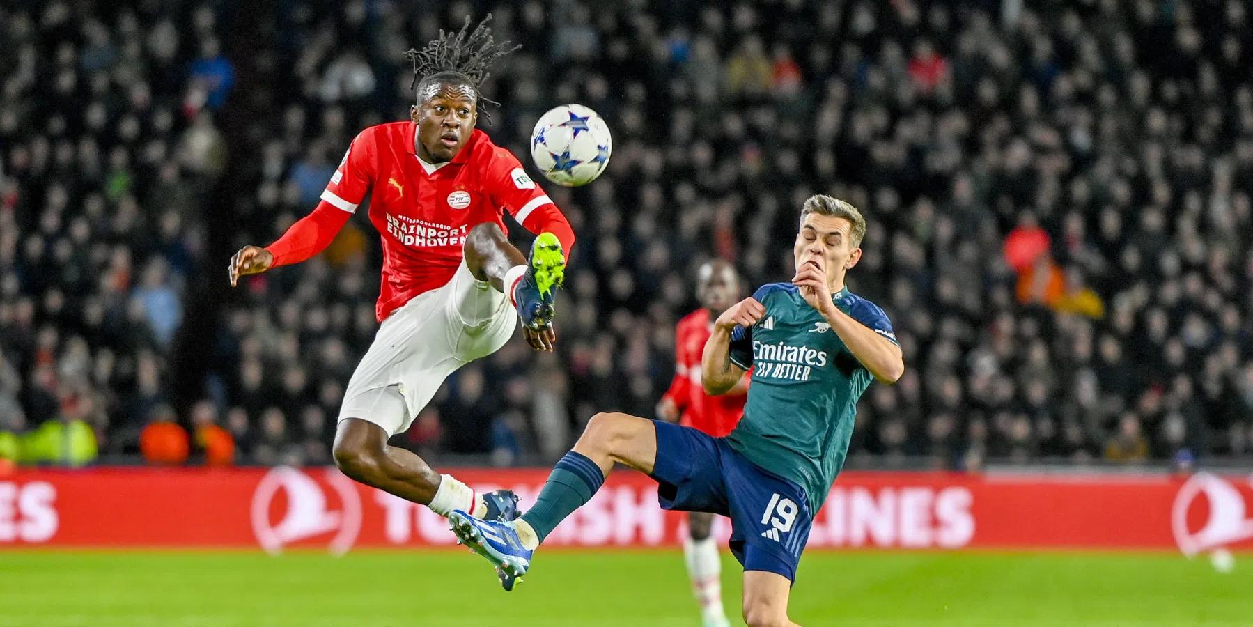 Bakayoko maakt indruk bij PSV: 'Laat Trossard daar'