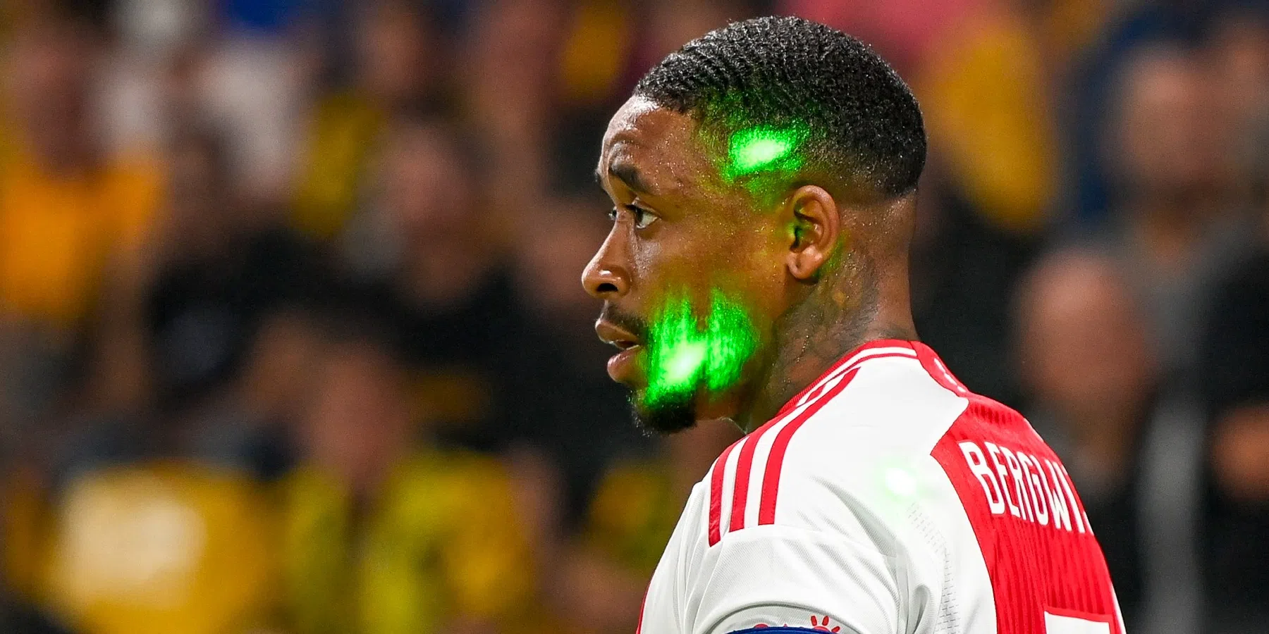 AEK-fans mishandelen stewards om laserpen