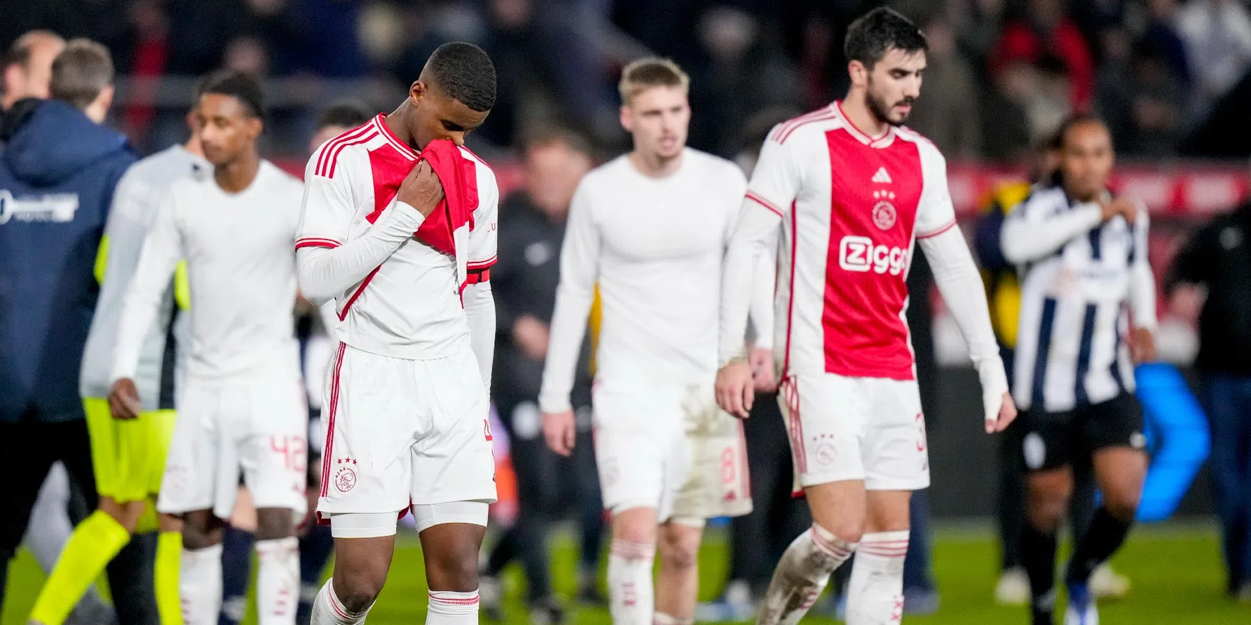 Vandaag Inside reageert op bekeruitschakeling Ajax