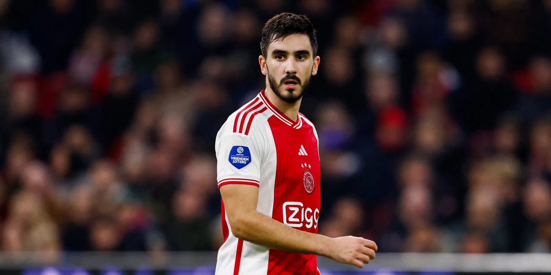 Kwakman en El Ahmadi uiten kritiek op Ajax-verdediger Sutalo