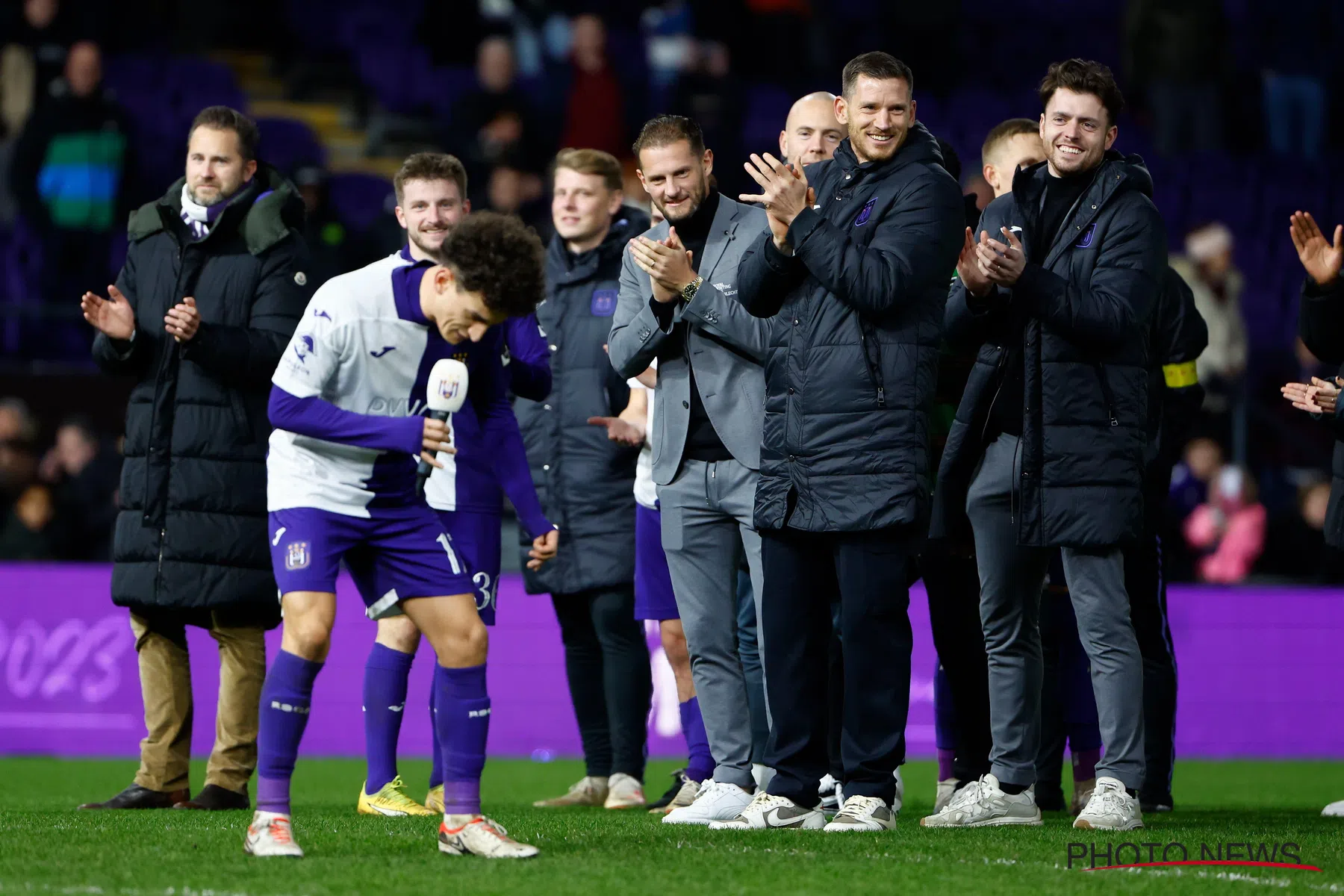 Vertonghen en Leoni staan Anderlecht-fans te woord: “We zijn terug”