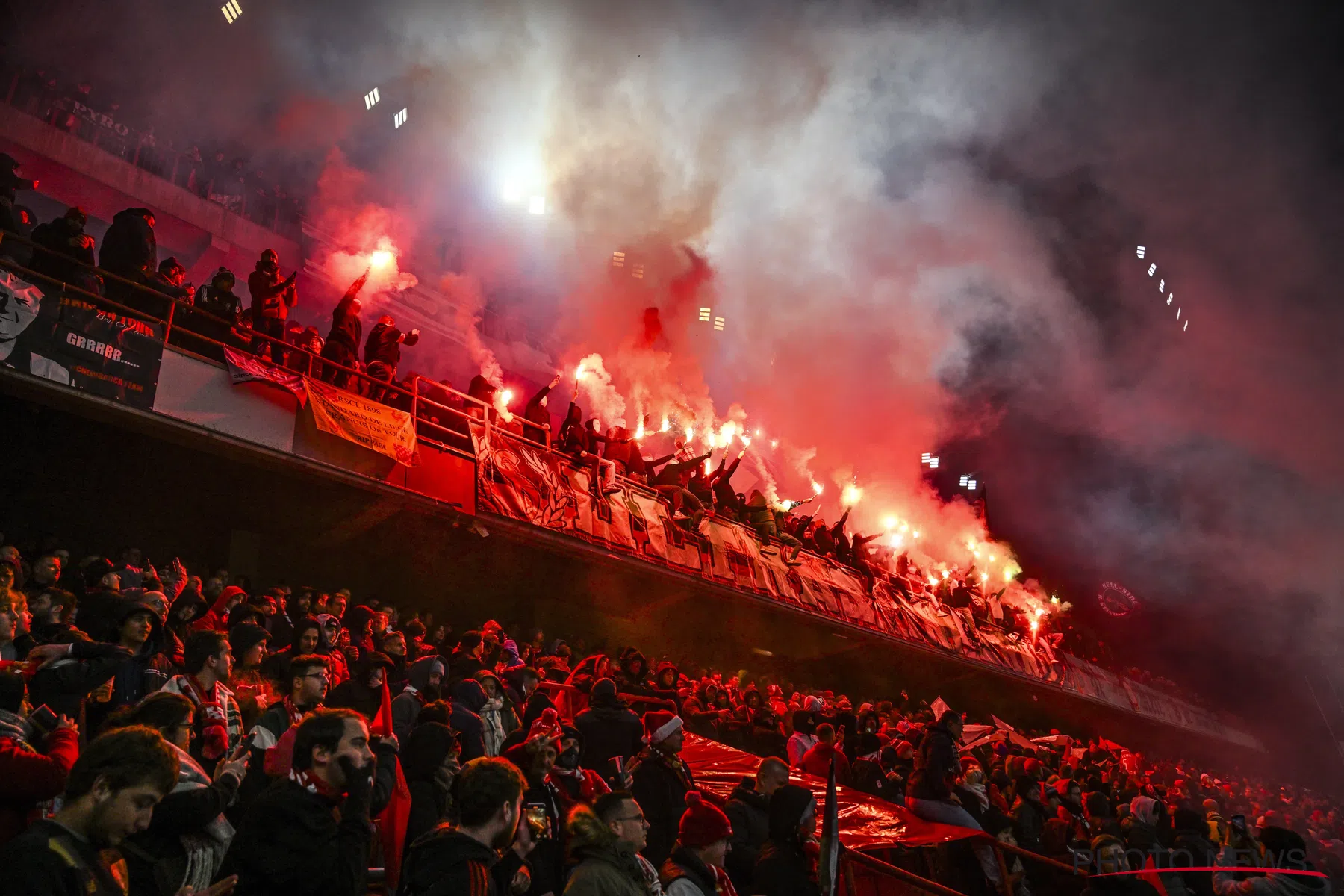 Standard en Sporting Charleroi krijgen allebei een boete van 6500 euro