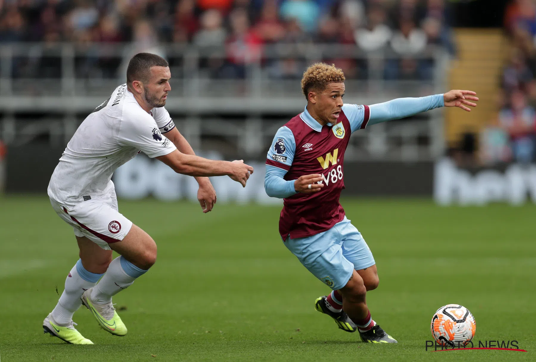 Hull City wil Manuel Benson huren van Burnley FC