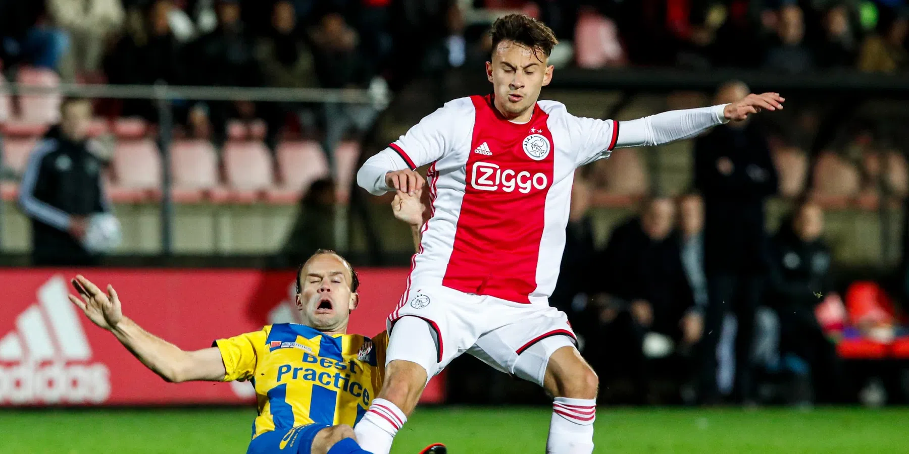 Oud-Ajax-speler Nicolas Kühn kan naar Celtic