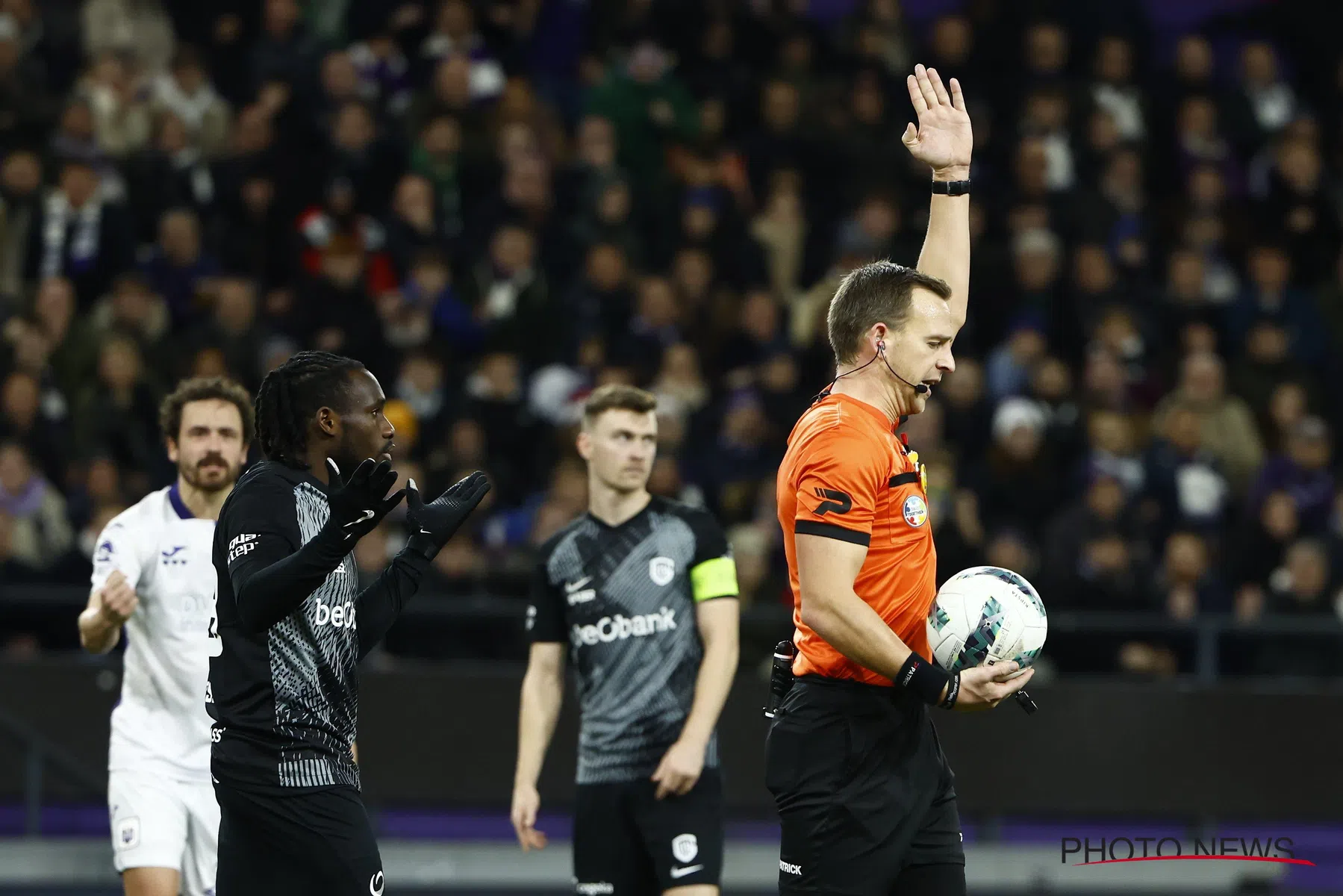 Update over VAR-rel Anderlecht-KRC Genk