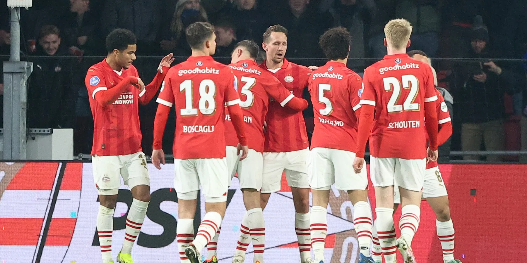 Perfecte seizoenshelft PSV: Excelsior verslagen, speciaal record geëvenaard 