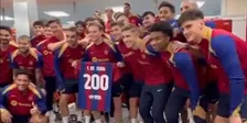 Thumbnail for article: De Jong krijgt prachtig cadeautje van captain Roberto voor 200e Barça-duel