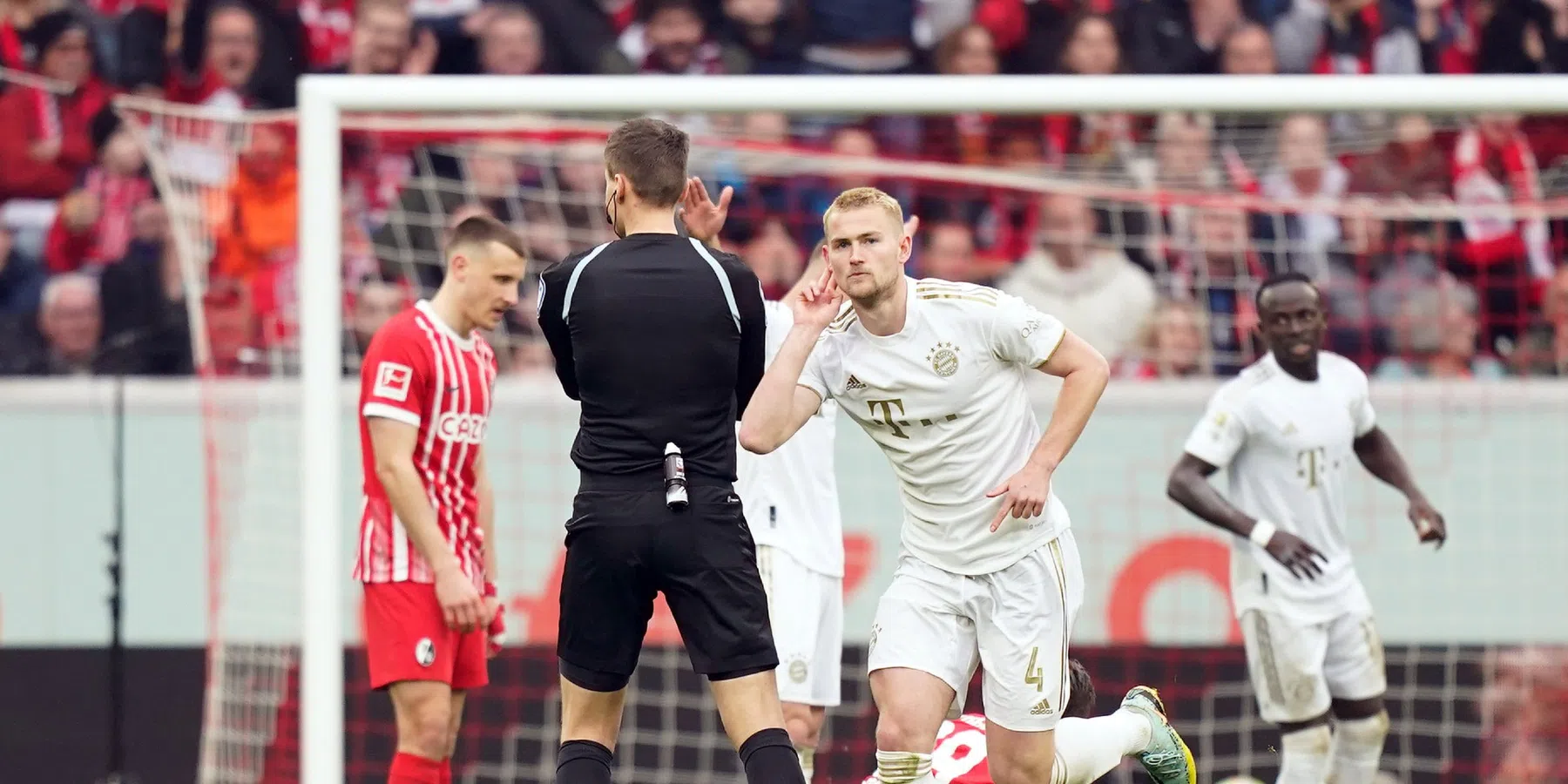 Tuchel spreekt gerucht tegen en geeft De Ligt basisplaats