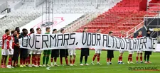 Thumbnail for article: Spelers en aanhang Antwerp steunen Overmars met spandoek: 'Tekent deze club'