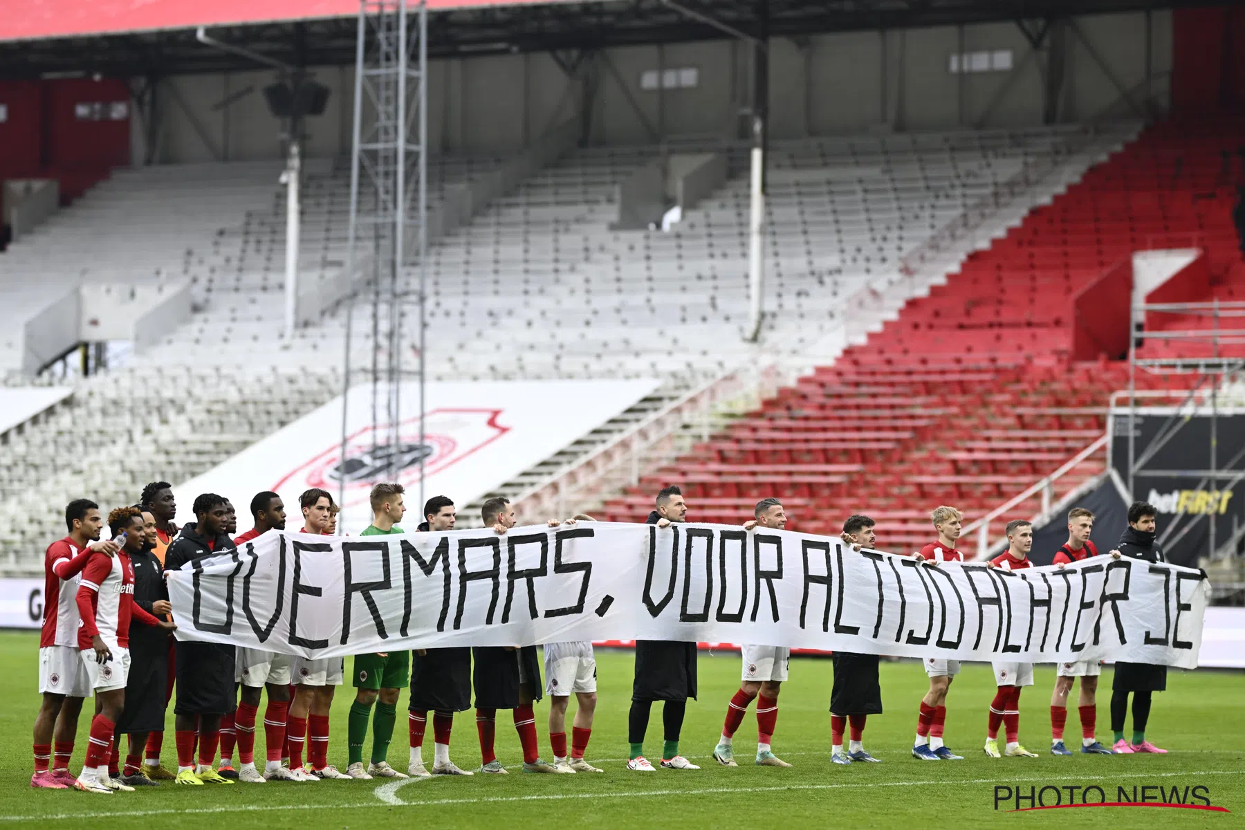 Ongeloof over spandoek voor Overmars