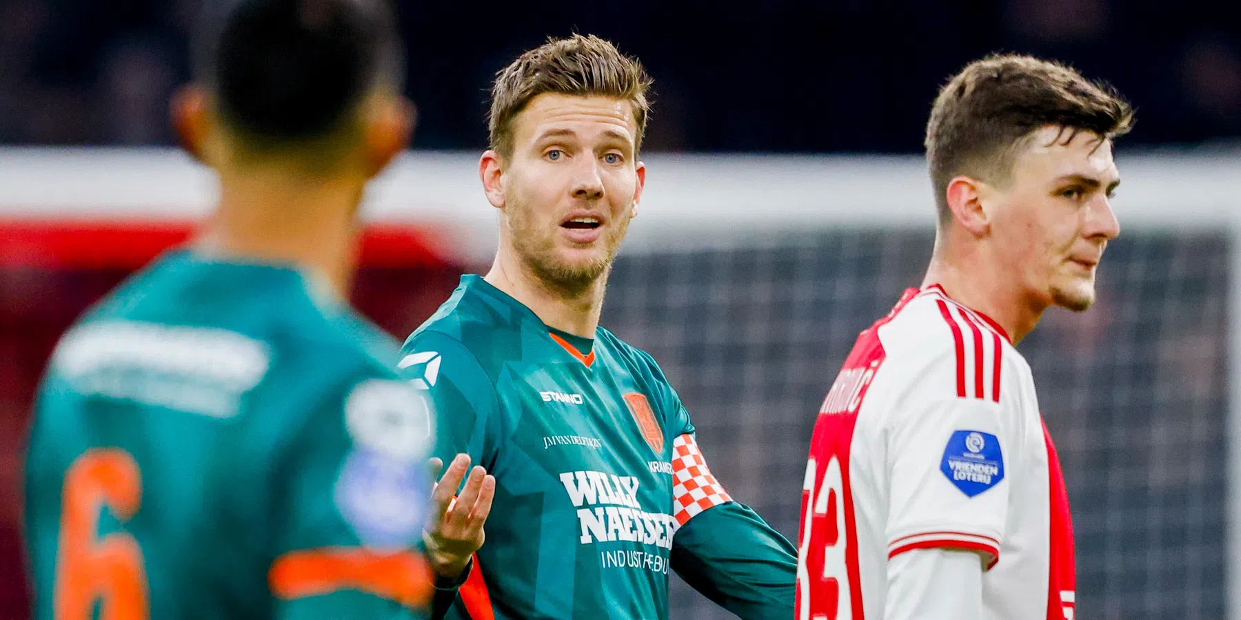 Kramer deelt sneertje uit aan Ajax-fans: 'Dan worden ze pas lawaaierig, hè?'