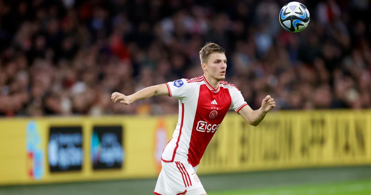 Gaaei en Vos in de basis bij Jong Ajax