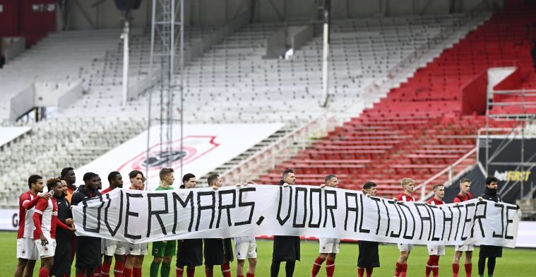 Spandoek bij Antwerp voor Overmars