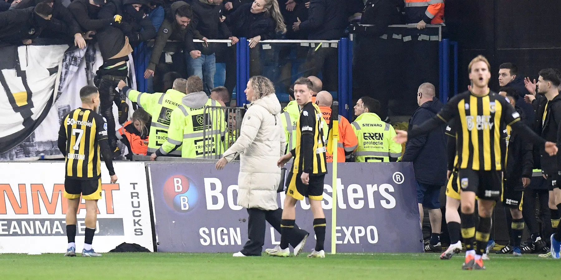 Vitesse grijpt in na ongeregeldheden tegen Feyenoord