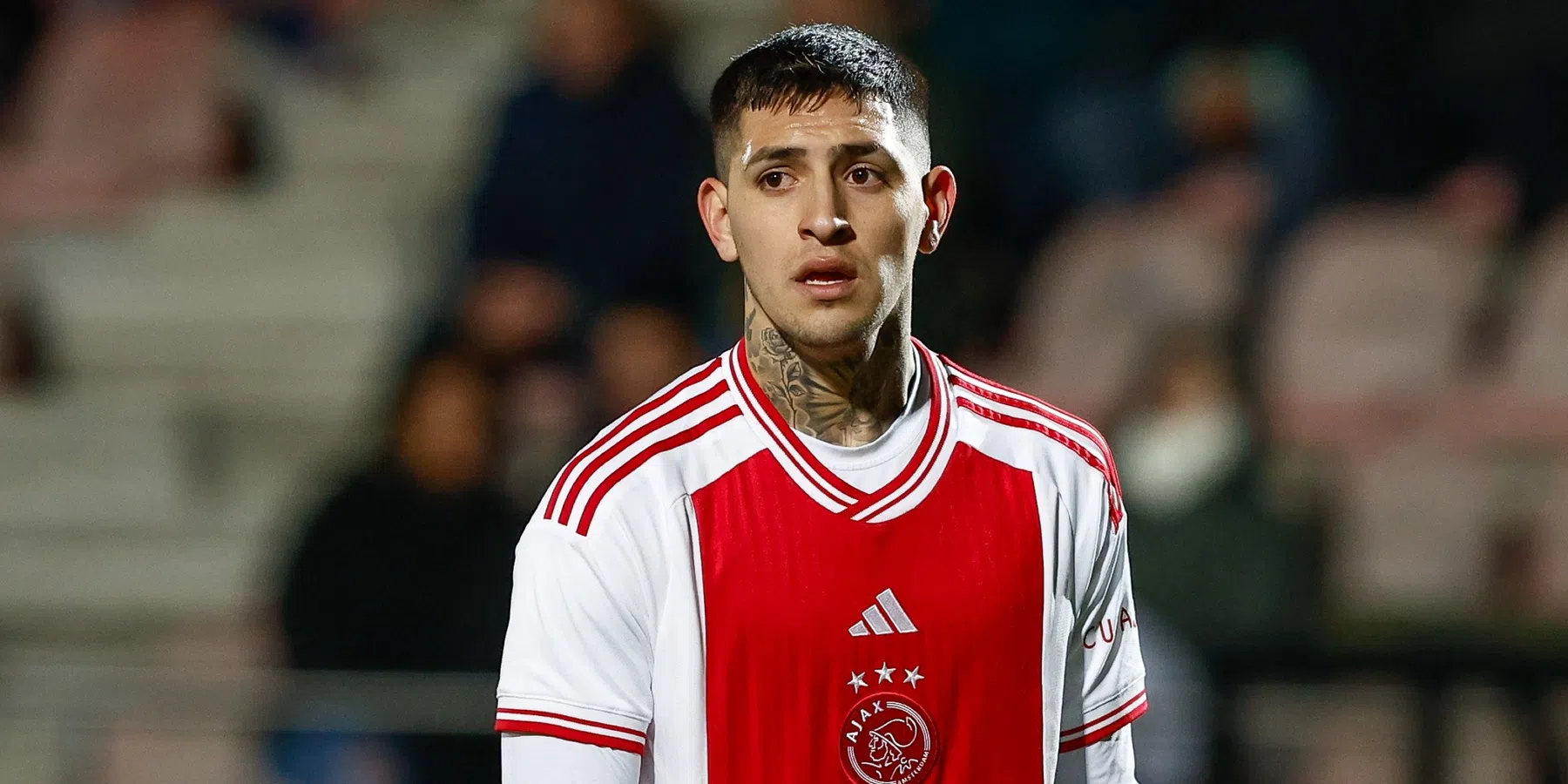 Gaston Avila van Ajax negen tot twaalf maanden geblesseerd 