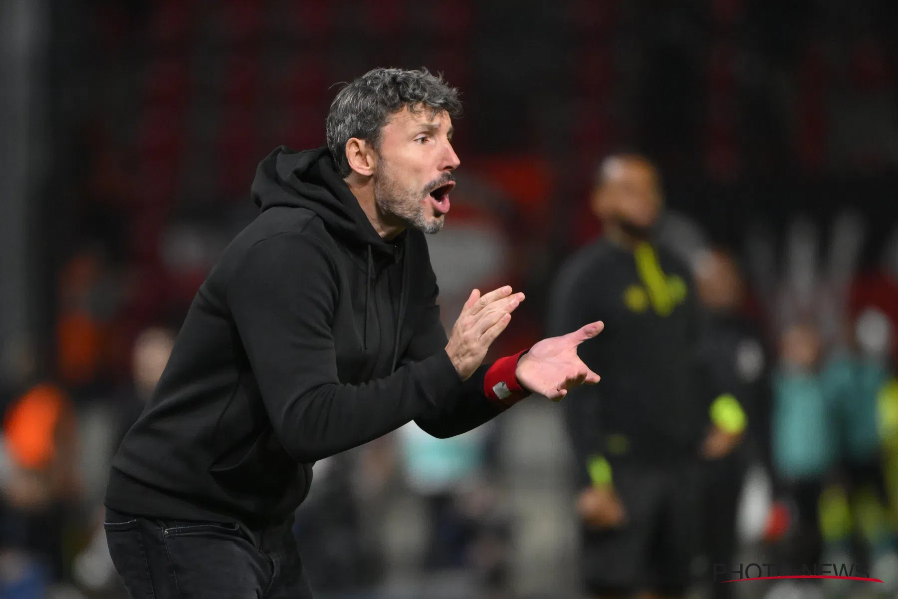 Van Bommel wil versterkingen zien bij Antwerp