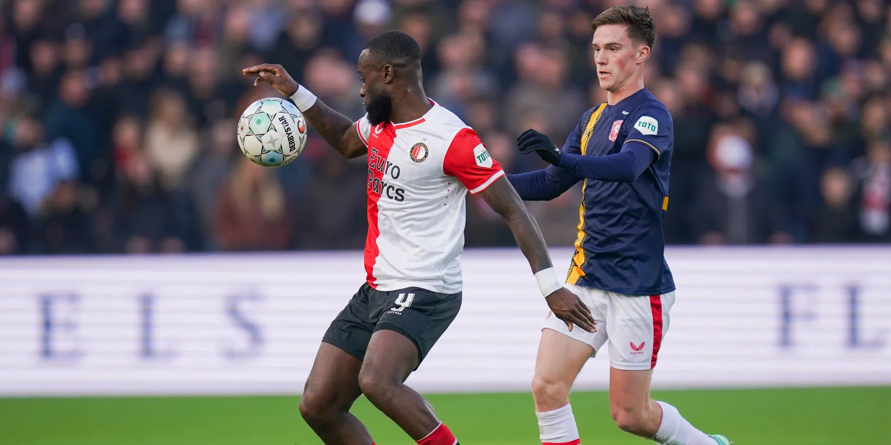 LIVE: Feyenoord mist Stengs, personele problemen Twente