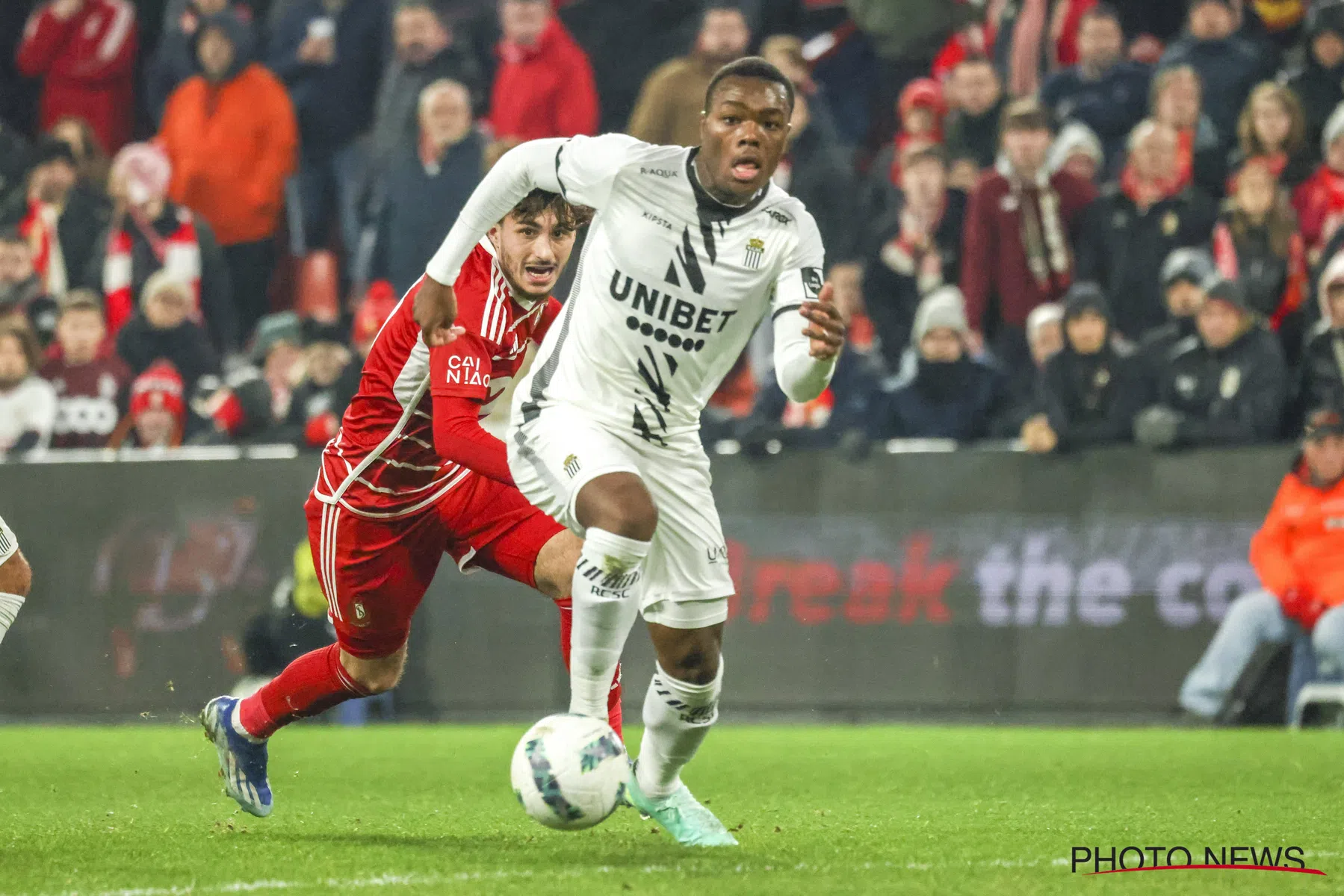Charleroi-trainer Mazzu over vertrek Nkuba: ''Geen reden tot klagen of huilen''