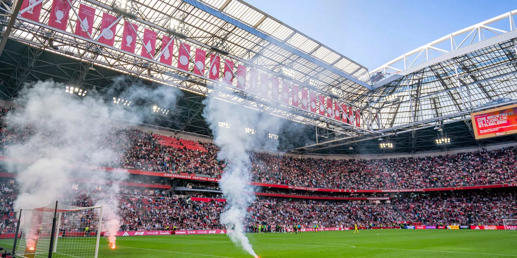 Ajax en Feyenoord horen straffen: UEFA deelt boetes uit na Europese groepsfases