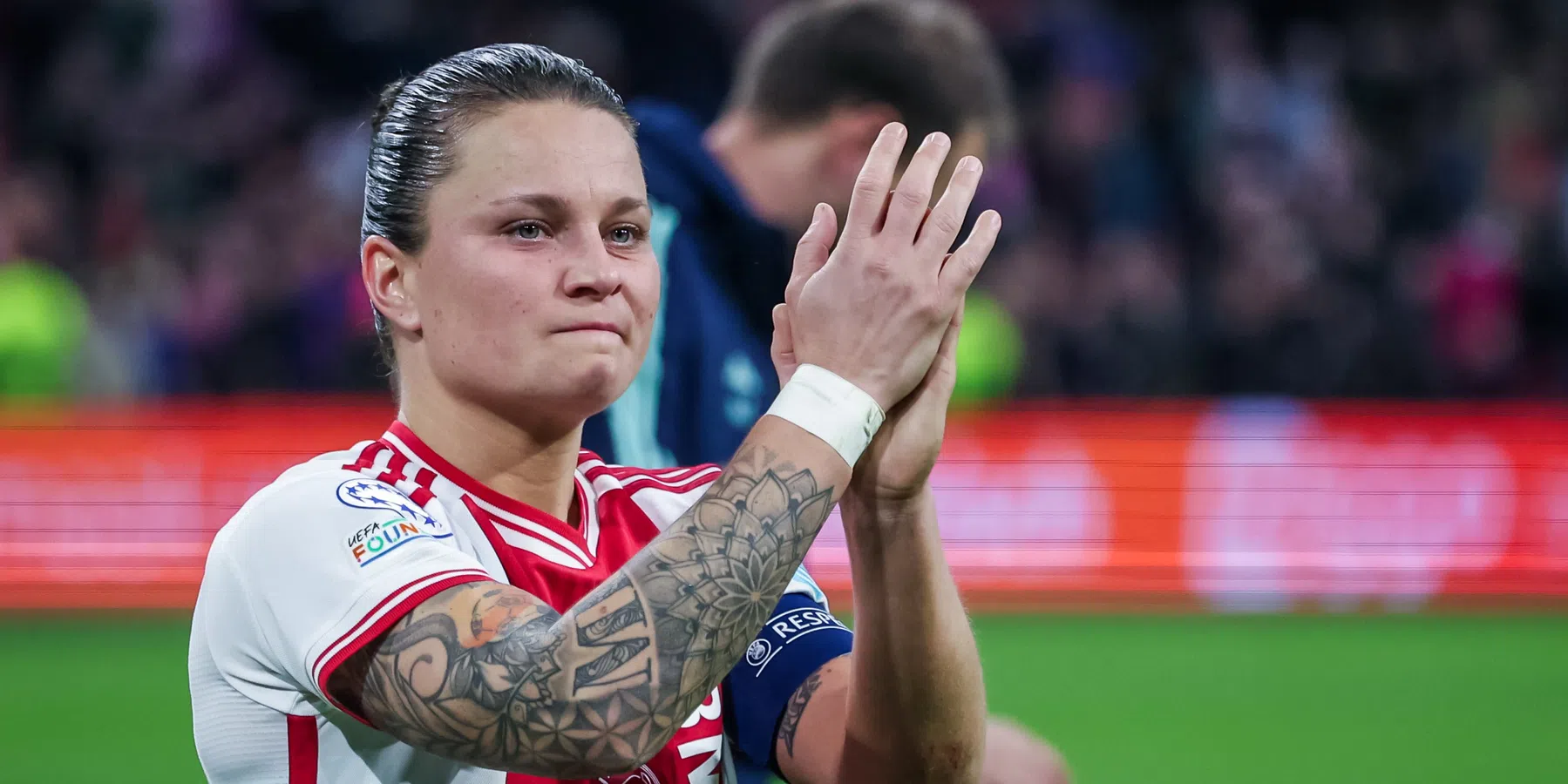 Sherida Spitse in tranen na unicum Ajax vrouwen